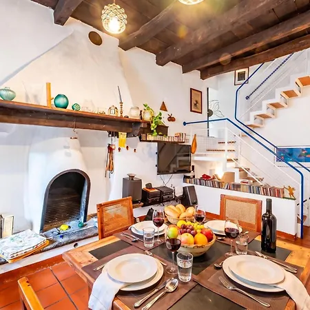 Antica Torre With Garden In Carona - Happy Лугано